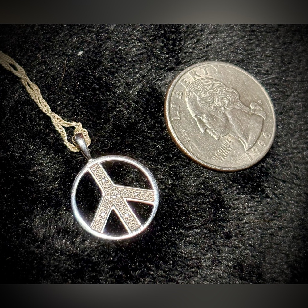 Vintage Sterling Silver Peace Pendant Necklace (Early 2000’s) - Picture 2 of 6